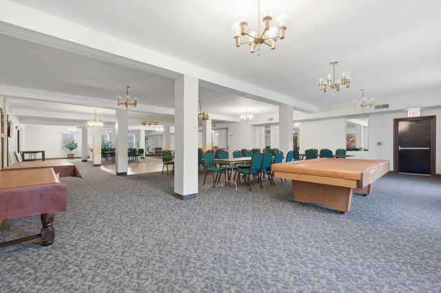9331 Landings Lane 204, Des Plaines, IL 60016
