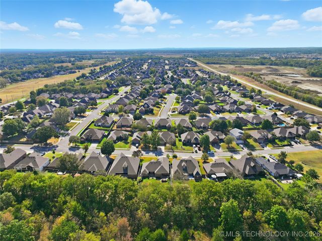 4526 E 141st Place S, Bixby, OK 74008