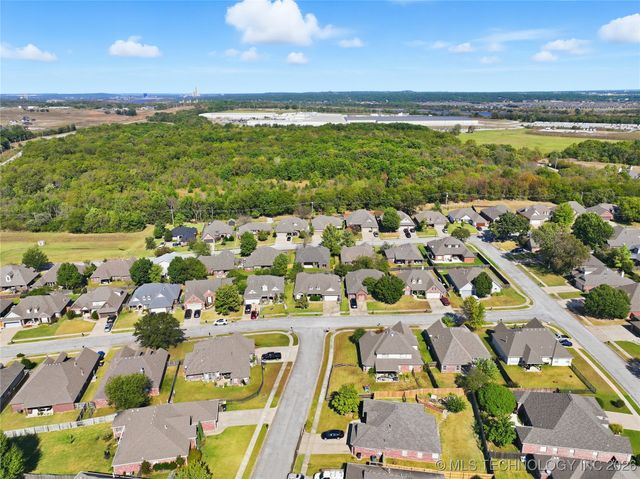 4526 E 141st Place S, Bixby, OK 74008