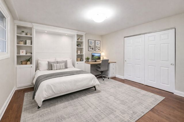 905 Crestfield Avenue, Libertyville, IL 60048