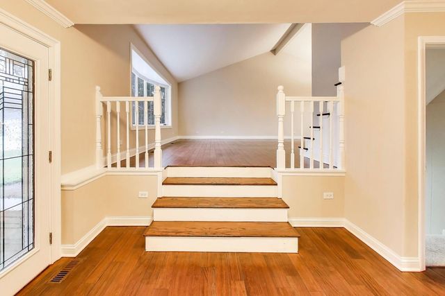 905 Crestfield Avenue, Libertyville, IL 60048