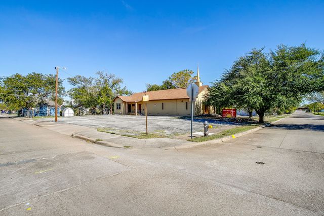 1201 Bessie Street, Fort Worth, TX 76104