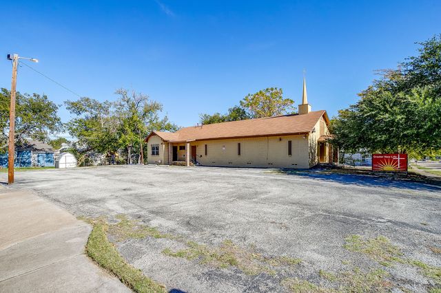 1201 Bessie Street, Fort Worth, TX 76104