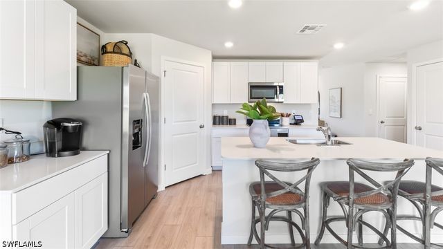 2221 NE 33rd TER, Cape Coral, FL 33909