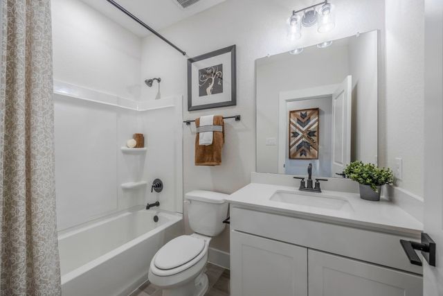 212 Saddletree Drive, Nevada, TX 75173