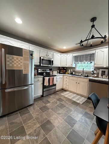 550 Tecumseh Dr, Shepherdsville, KY 40165