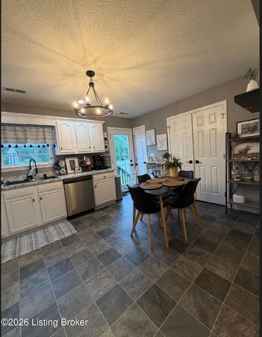 550 Tecumseh Dr, Shepherdsville, KY 40165