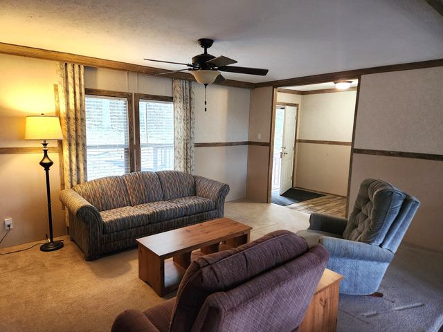 300 Whisperway RD, Moneta, VA 24121