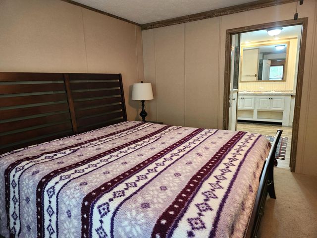 300 Whisperway RD, Moneta, VA 24121