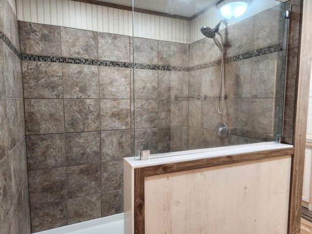 300 Whisperway RD, Moneta, VA 24121