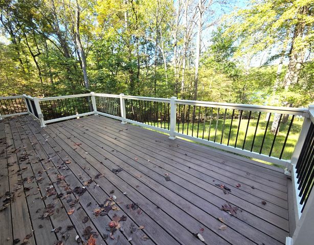 300 Whisperway RD, Moneta, VA 24121