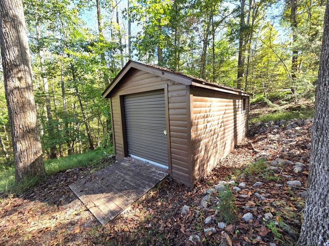 300 Whisperway RD, Moneta, VA 24121