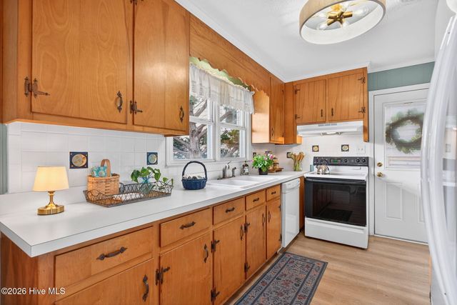 427 6th Street, Sunset Beach, NC 28468