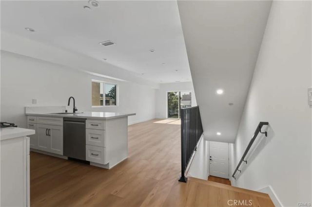 14165 Erwin Street, Valley Glen, CA 91401