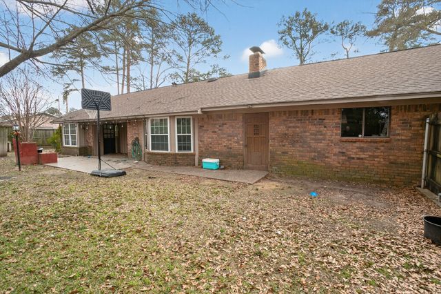 2090 Fort Drive, Longview, TX 75604