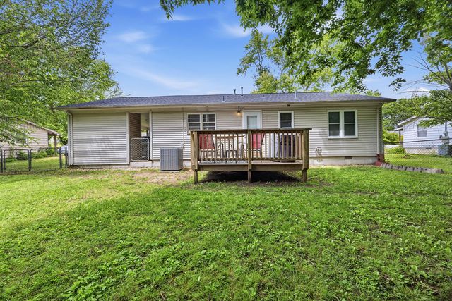 1911 W Lawson Street, Fayetteville, AR 72703