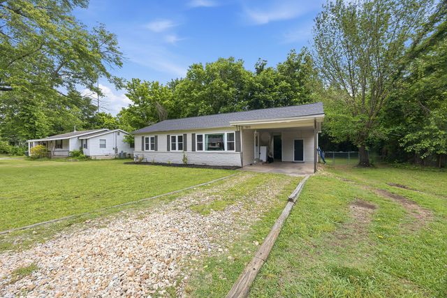 1911 W Lawson Street, Fayetteville, AR 72703