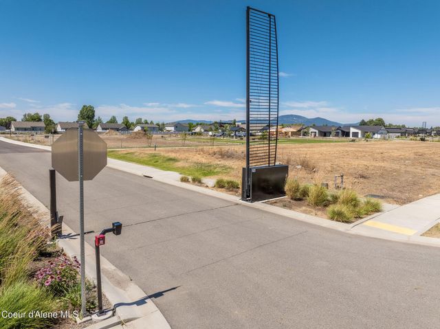 7827 N Mocha Lp, Coeur D'alene, ID 83815