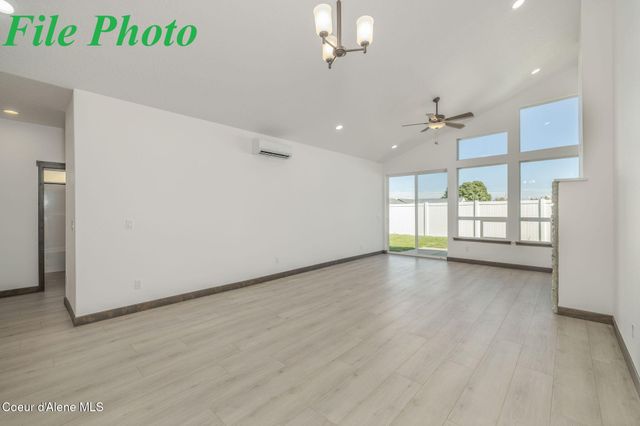 7827 N Mocha Lp, Coeur D'alene, ID 83815