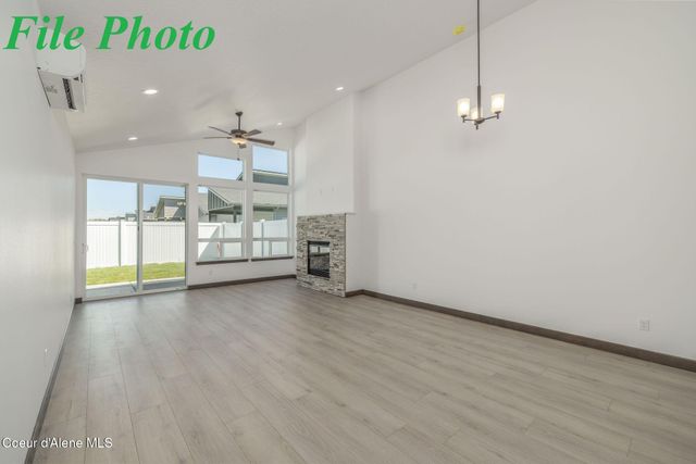 7827 N Mocha Lp, Coeur D'alene, ID 83815