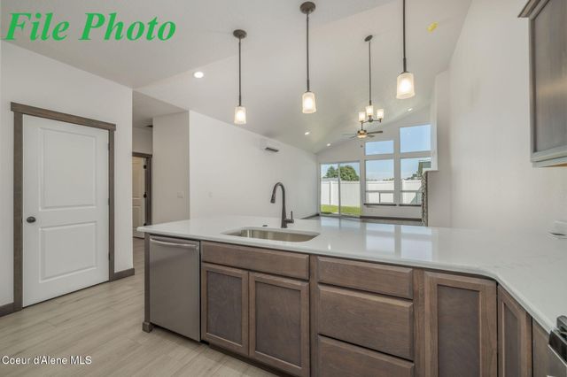 7827 N Mocha Lp, Coeur D'alene, ID 83815