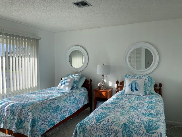 265 Palm DR 265-2, Naples, FL 34112