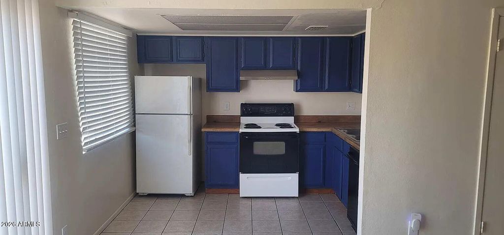 15601 N 27TH Street 28, Phoenix, AZ 85032