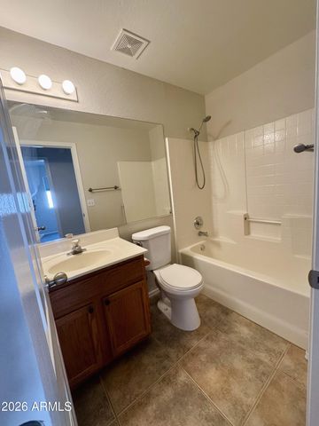 8521 E CLOVIS Avenue, Mesa, AZ 85208