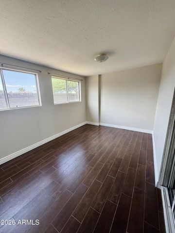 8521 E CLOVIS Avenue, Mesa, AZ 85208