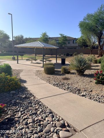 8521 E CLOVIS Avenue, Mesa, AZ 85208
