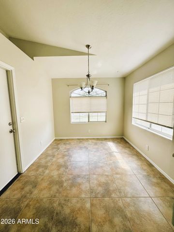 8521 E CLOVIS Avenue, Mesa, AZ 85208