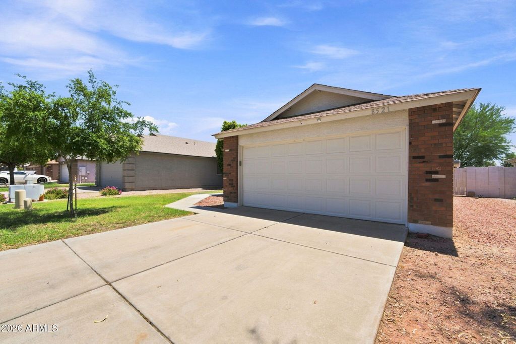 8521 E CLOVIS Avenue, Mesa, AZ 85208 — photo 2