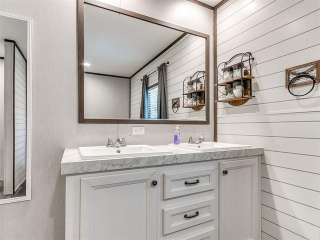 31170 Palimino Drive, Tecumseh, OK 74873