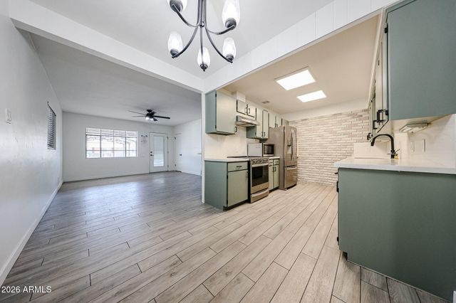 2816 N 33RD Place, Phoenix, AZ 85008