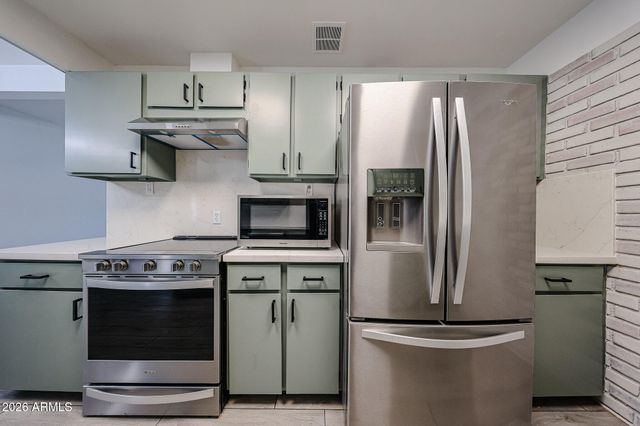 2816 N 33RD Place, Phoenix, AZ 85008