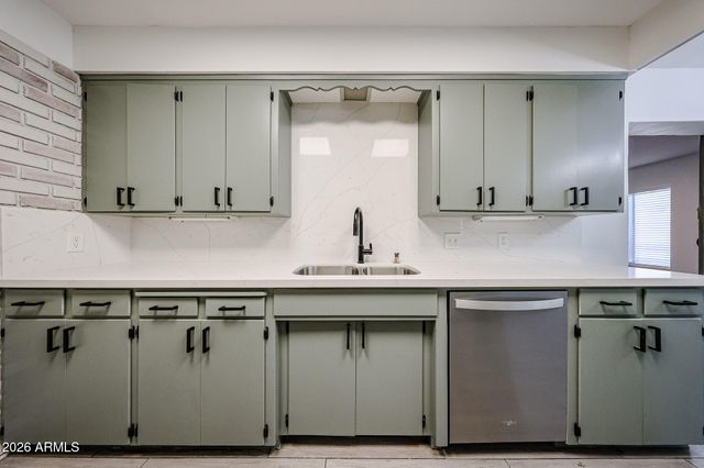 2816 N 33RD Place, Phoenix, AZ 85008