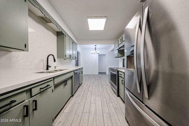 2816 N 33RD Place, Phoenix, AZ 85008