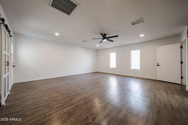 2816 N 33RD Place, Phoenix, AZ 85008