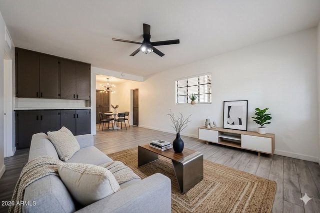 2816 N 33RD Place, Phoenix, AZ 85008