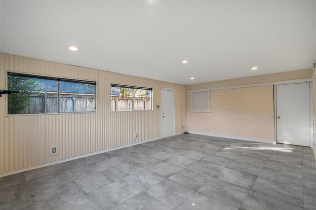 9623 Vilven Lane, Houston, TX 77080