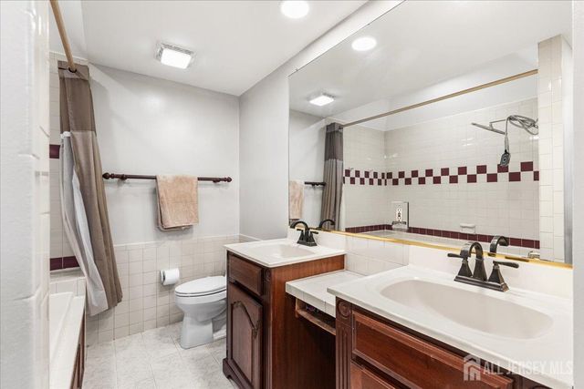 4 Orchard Avenue, Bordentown Twp, NJ 08505