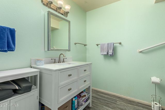 1551 E FLORIAN Circle, Mesa, AZ 85204