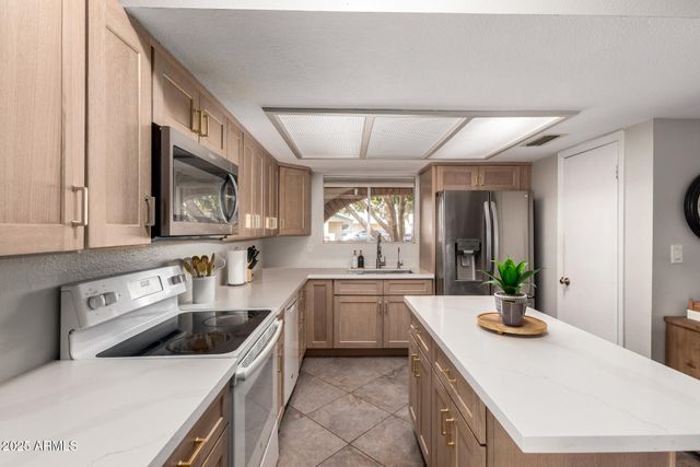 1551 E FLORIAN Circle, Mesa, AZ 85204