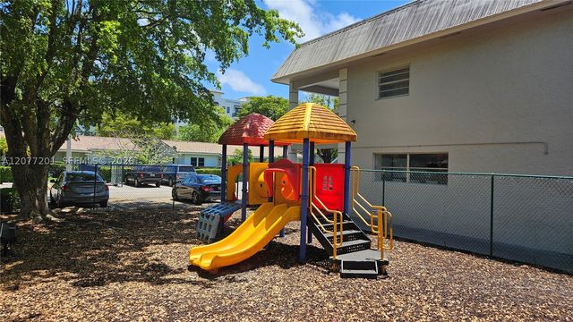 17255 SW 95th Ave 211, Palmetto Bay, FL 33157