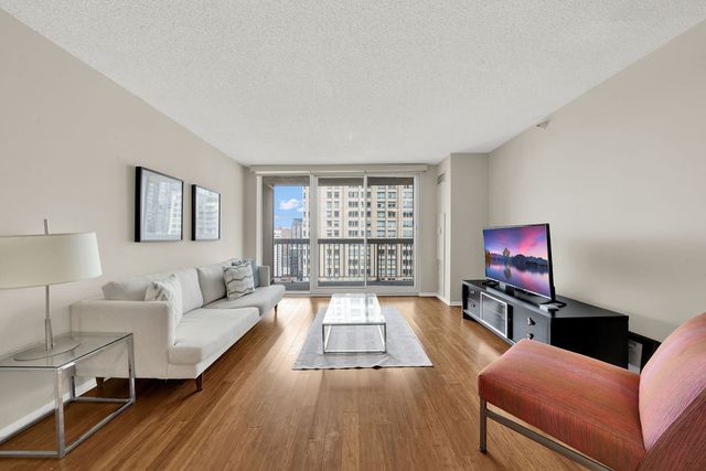545 N Dearborn Street 2202, Chicago, IL 60654