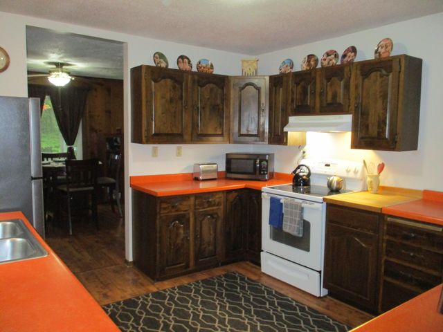 2474 N Jebavy Drive, Ludington, MI 49431