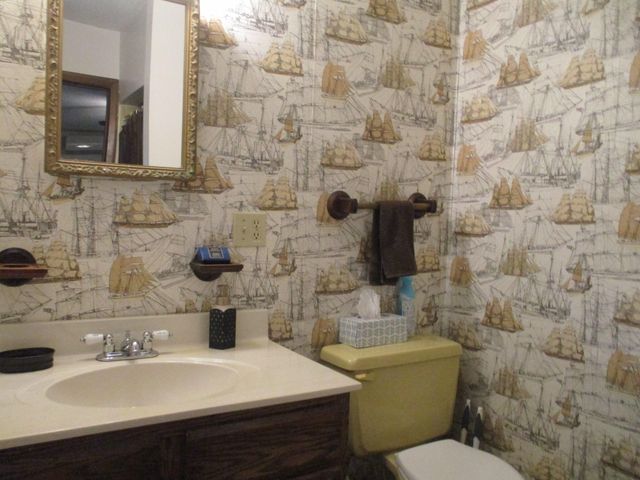 2474 N Jebavy Drive, Ludington, MI 49431