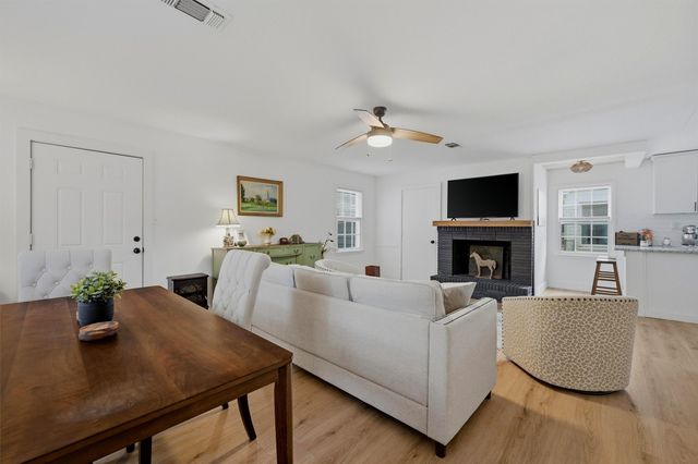 1032 N Lockhart Street, Sherman, TX 75092