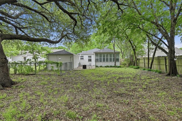 1032 N Lockhart Street, Sherman, TX 75092