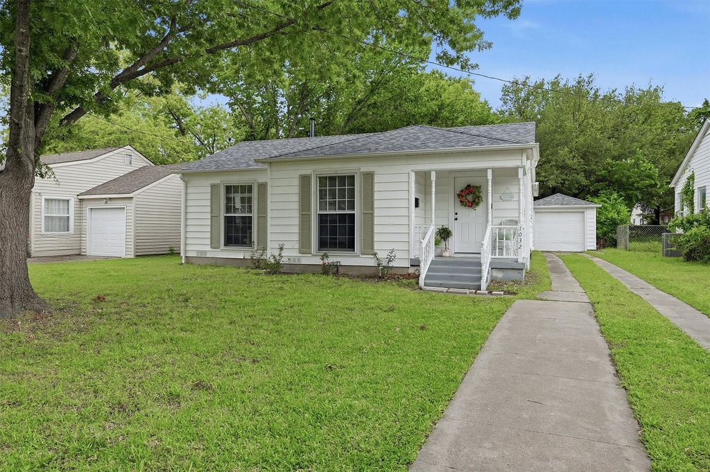 1032 N Lockhart Street, Sherman, TX 75092